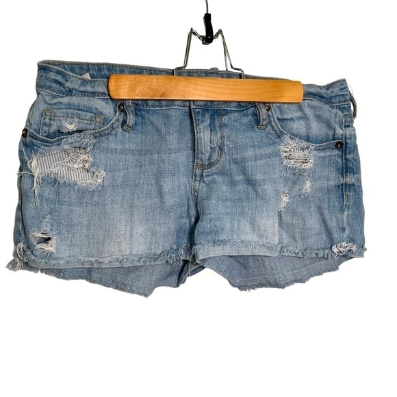 Bullhead Denim Cut Off Shorts Light Wash Distressed - Picture 1 of 10